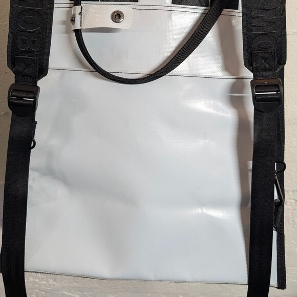 MOBOLI Luxe "I HAVE A CAT" PVC Tarpaulin Large Cat Carrier/Backpack - Gym/Beach? - Picture 5 of 15